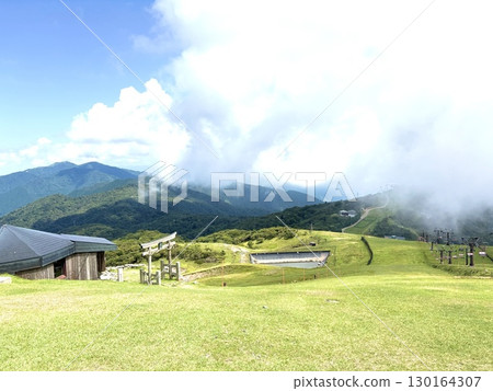 Cloud-covered mountains Biwako Valley Cloud-covered mountains Biwako Valley 130164307