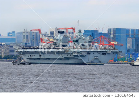 Maintaining peace in the Indo-Pacific region... Royal Navy aircraft carrier "Prince of Wales" arrives at Tokyo Port Maintaining peace in the Indo-Pacific region... Royal Navy aircraft carrier "Prince of Wales" arrives at Tokyo Port 130164543