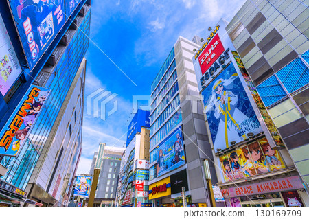 Tokyo cityscape in Japan: Extremely hot weather... (bustling with young people and foreign tourists) Overlooking Akihabara and other areas = 17th Tokyo cityscape in Japan: Extremely hot weather... (bustling with young people and foreign tourists) Overlooking Akihabara and other areas = 17th 130169709