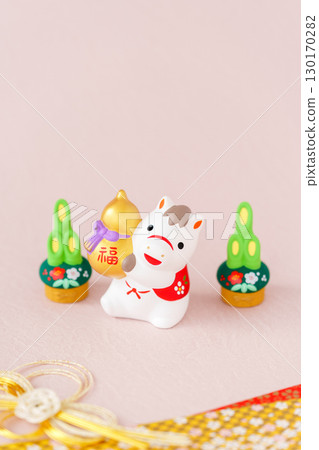 Year of the Horse New Year's Card Material | Horse Holding a Golden Gourd Year of the Horse New Year's Card Material | Horse Holding a Golden Gourd 130170282