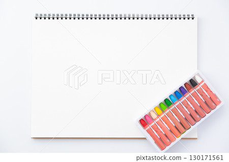 Sketchbook and crayon Sketchbook and crayon 130171561