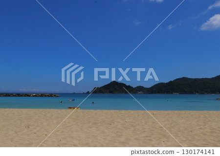 藍天,大海和沙灘 藍天,大海和沙灘 130174141