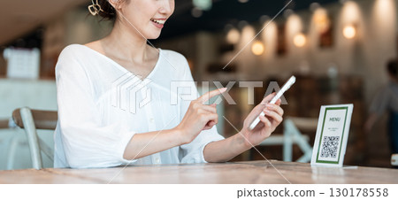 二維碼支付、無現金、智慧型手機 130178558