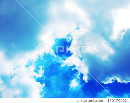 盛夏藍天的各種場景 130179062