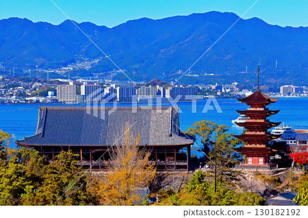 [廣島縣] 秋日紅葉的宮島（嚴島神社） 130182192