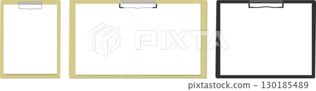 三種夾著紙張的剪貼簿 130185489