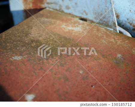 生鏽的鐵板-充滿侘寂的精髓-標記時間的絕妙方式-複製空間 130185712