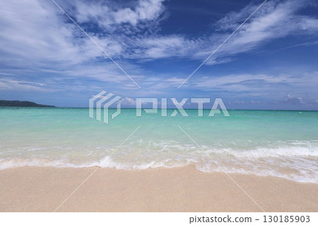 久米島美麗的大海和清爽的天空 130185903