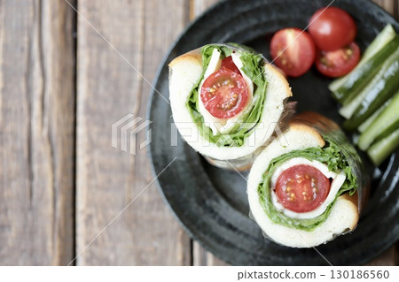Healthy Vegetable and Cheese Roll Sandwich 130186560