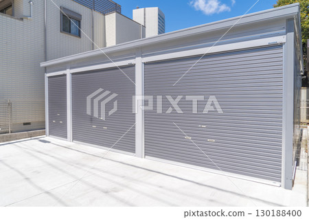 漂亮的新車庫 130188400