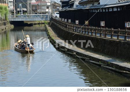 Sightseeing boat on the Uwa River in Kuranomachi, Tochigi City_11 130188656