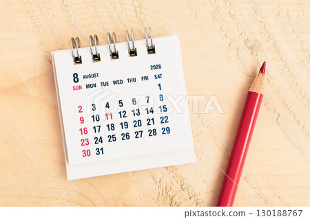 2026年8月日曆及紅鉛筆8月活動日曆 130188767