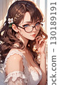 一位戴著眼鏡的華麗女人的插圖 130189191