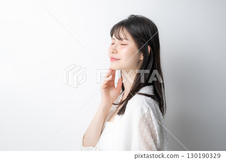 Women's beauty skin care 130190329