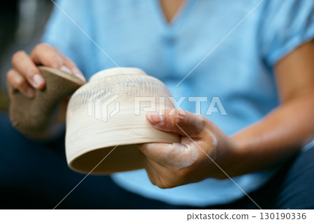 clay, potter, hand 130190336