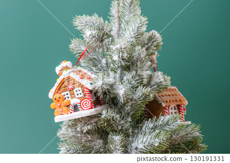 gingerbread house gingerbread house 130191331