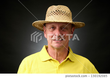 Portrait of a senior man in a vintage Harcourt style lighting 130192085