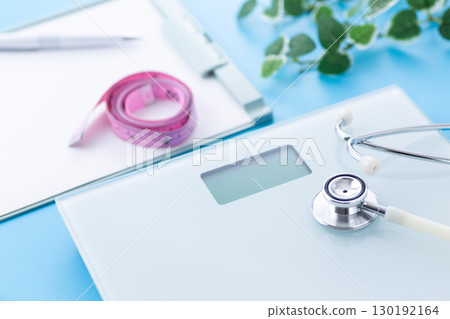 健康計和聽診器 130192164