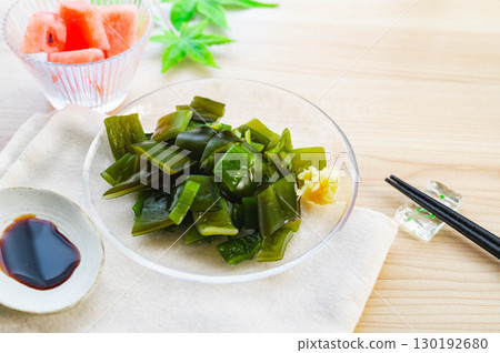 Wakame stem sashimi 130192680