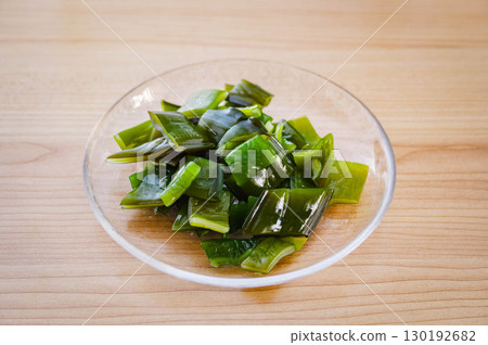Boiled stalk wakame 130192682