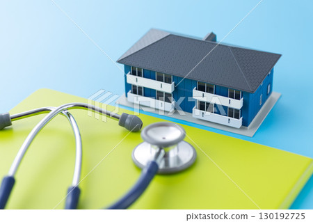 藍色聽診器和活頁夾 藍色聽診器和活頁夾 130192725