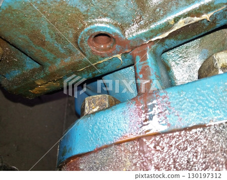 Compression Head Housing Viewed From Below Reveals Wear and Potential Leakage Issues 130197312