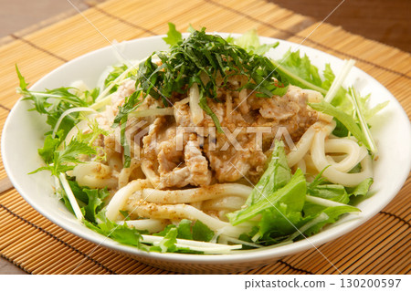 Cold shabu-shabu udon noodles with sesame sauce 130200597