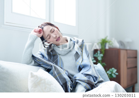 Woman headache feeling unwell Woman headache feeling unwell 130203011