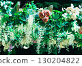 美麗的花園裝飾，綠樹成蔭，鮮花盛開 130204822