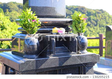 掃墓、獻花、供品 130205215