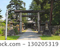 Torii gate in the grounds of Uesugi Shrine 130205319
