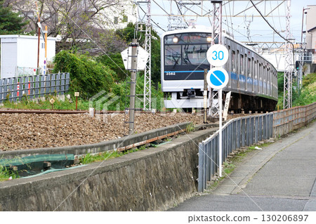 Electric train  130206897