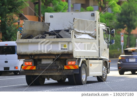 Dump truck Dump truck 130207180
