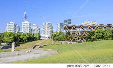Minato Mirai as seen from Rinko Park 130210337