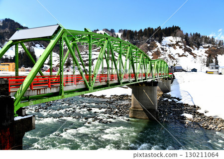 Shinano River Bridge / Shinano River, overlooking Tsunan Station (Tsunan Town, Niigata Prefecture) [March 2025] 130211064