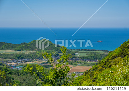 從鳥取縣鳥取市摩尼山登山道看到的風景 從鳥取縣鳥取市摩尼山登山道看到的風景 130211529