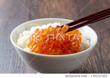 Delicious Hokkaido salmon roe bowl Delicious Hokkaido salmon roe bowl 130212303