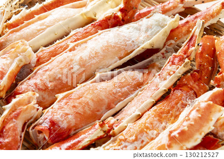 新鮮美味的帝王蟹 新鮮美味的帝王蟹 130212527