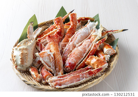 Fresh and delicious king crab 130212531