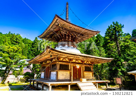 世界遺產：紀伊山地的聖地與參拜道：盛夏的金剛三昧院、國寶與歌山縣伊東郡高野山町第4多寶塔 130212821