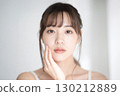 Beauty portrait of a young Japanese woman 130212889