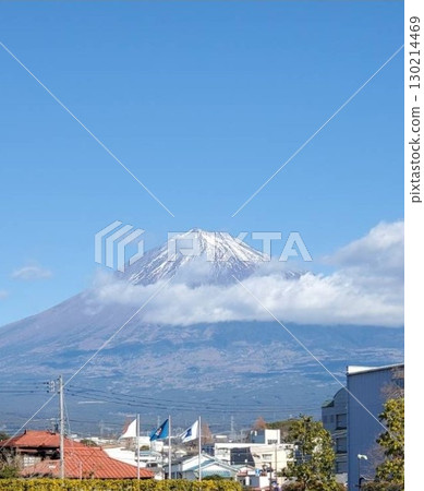 天空晴朗、可眺望富士山的小鎮 130214469
