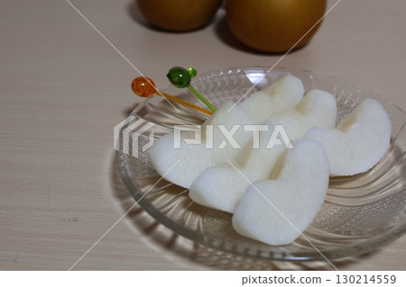 Amahibiki, a brand of pear from Anjo City Amahibiki, a brand of pear from Anjo City 130214559
