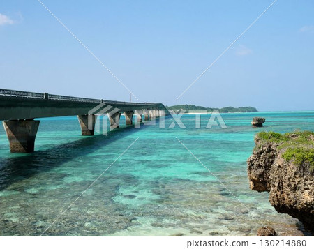 Ikema Bridge and the blue sea (Miyakojima, Okinawa Prefecture) 130214880
