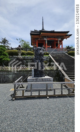 this is Fushimi Inari Building 130214958