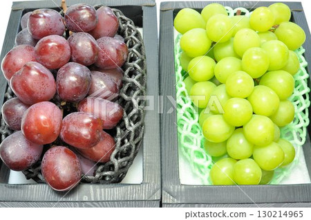 Tasting comparison of Shine Muscat and Black Shine Muscat 130214965