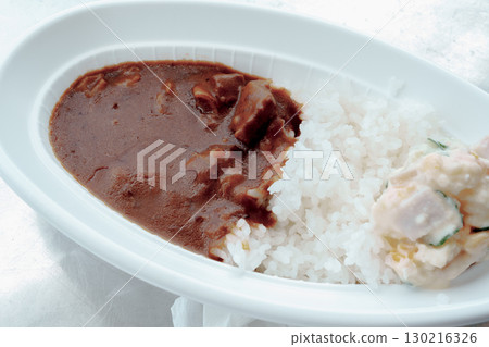 小吃攤上的美味牛肉咖哩 130216326