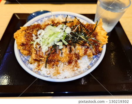 Sauce pork cutlet bowl (large portion of rice) 130219302