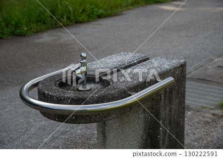 Park drinking fountain 130222591