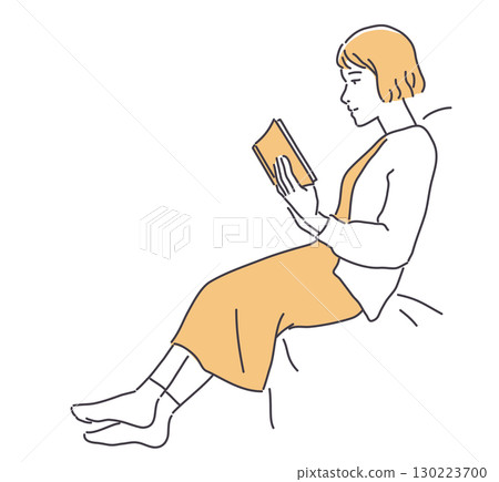 讀書的婦女在沙發 130223700